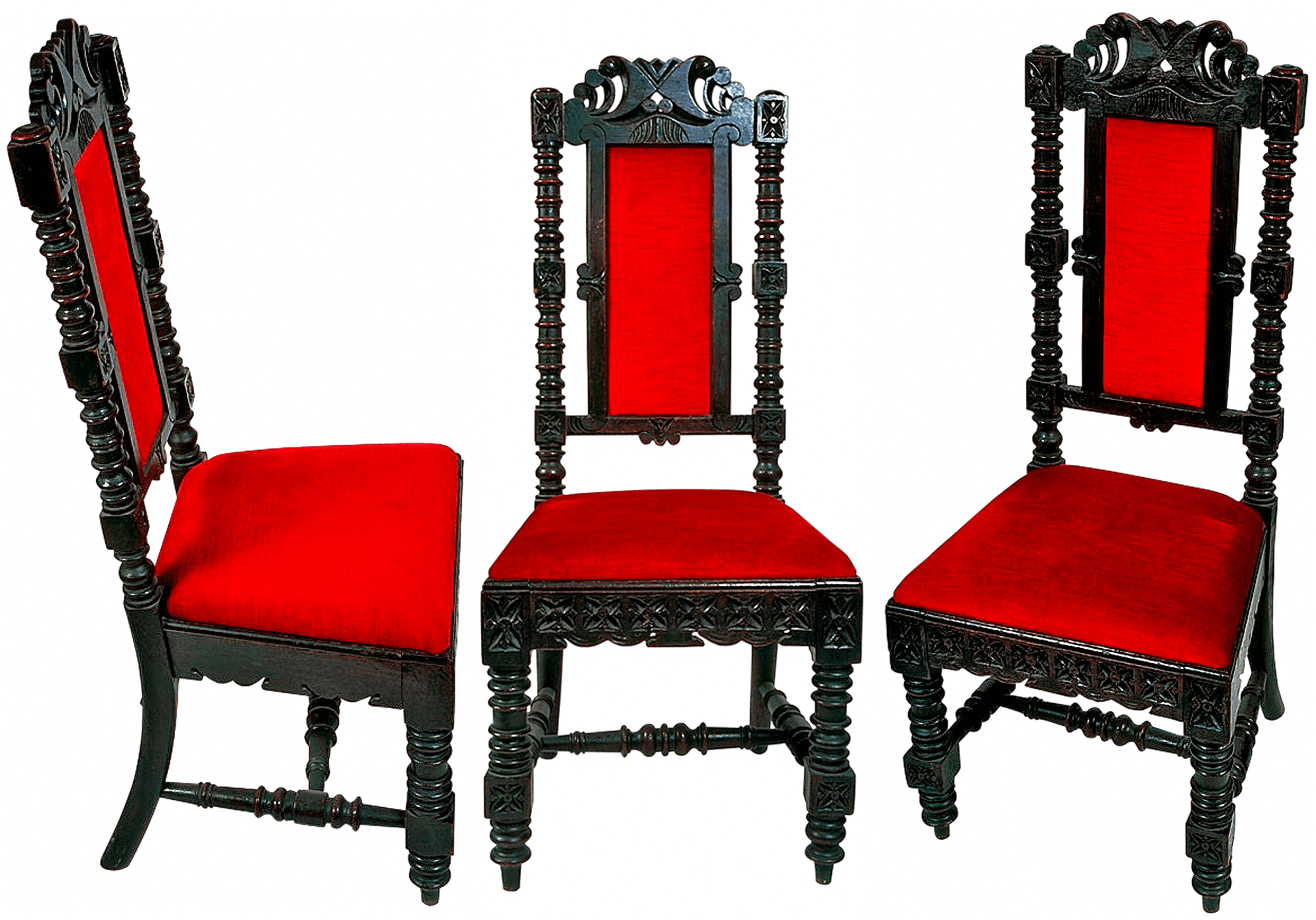 Três cadeiras estofadas de tecido vermelhas. Imagem ilustrativa do texto como proteger cadeira de tecido.